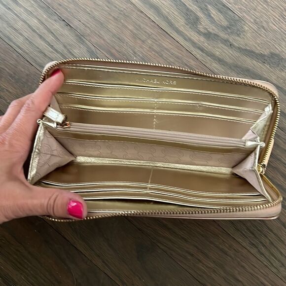 *Michael Kors* Monogram Gold Mirror Patent Large Wallet - Picture 2 of 10